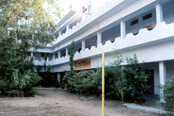 https://cache.careers360.mobi/media/colleges/social-media/media-gallery/13657/2018/12/31/Campus View of Shaheed Bhagat Singh Shikshan Sansthan Kanpur_Campus-View.jpg